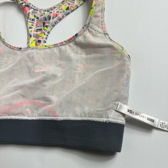 Victoria’s Secret Sport VSX The Player Sports Bra Size Medium Geometric Print - Picture 7 of 10